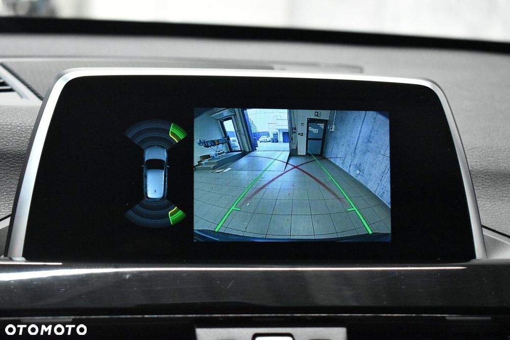 BMW X1 sDrive18i Sport Line - 17