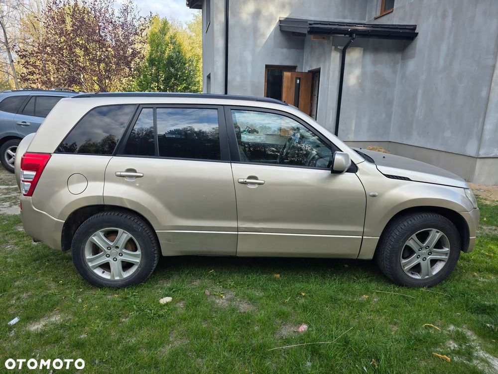Suzuki Grand Vitara 2.0 - 3
