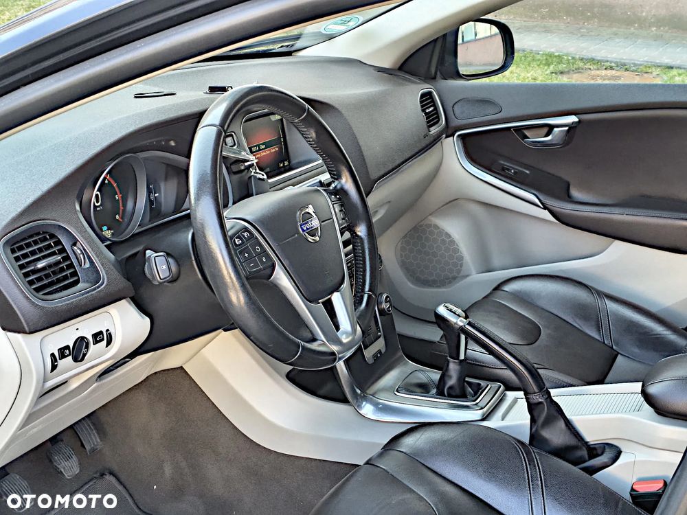 Volvo V40 D2 Kinetic - 34