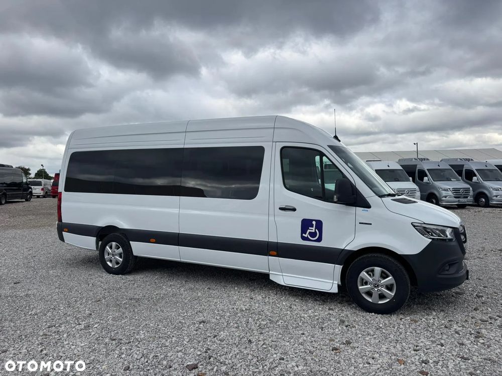Mercedes-Benz Sprinter - 2