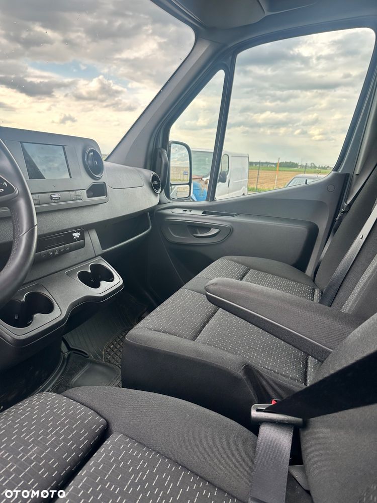 Mercedes-Benz Sprinter - 9