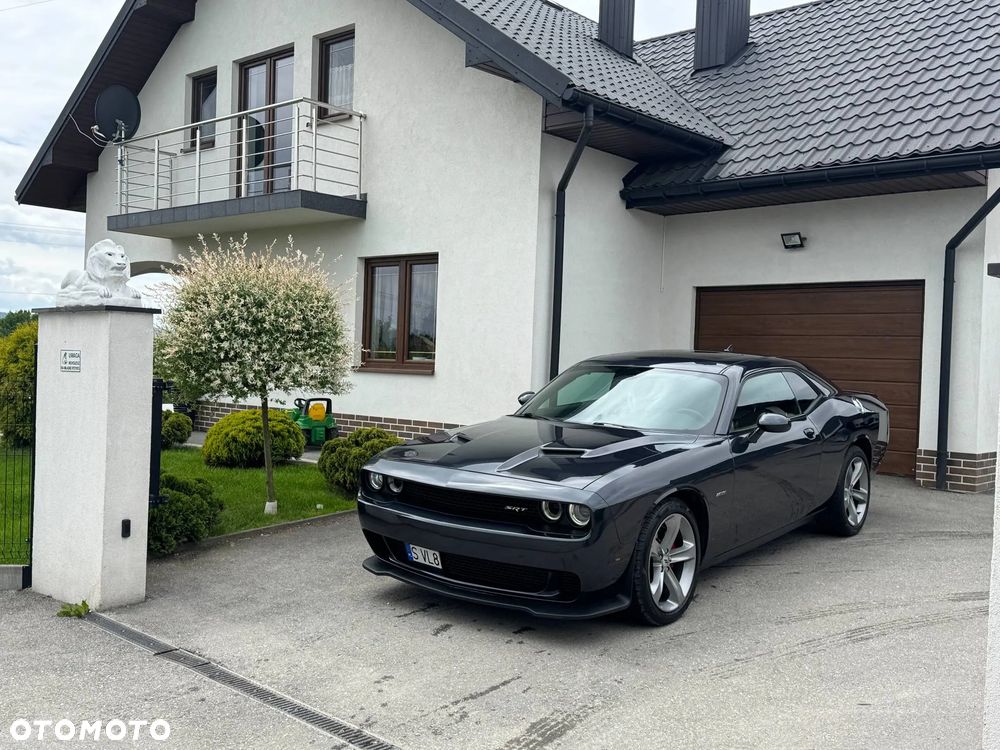 Dodge Challenger - 1