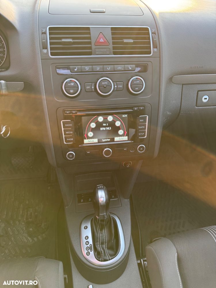 Volkswagen Touran 2.0 TDI DPF BlueMotion Technology DSG MATCH - 14