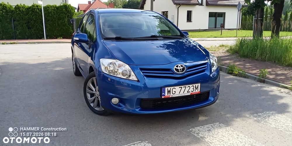 Toyota Auris 1.8 Premium - 1
