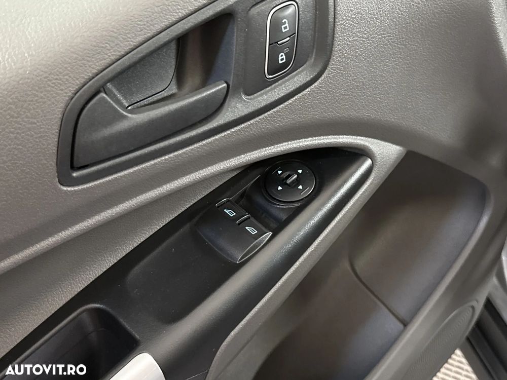 Ford TRANSIT CONNECT - 12