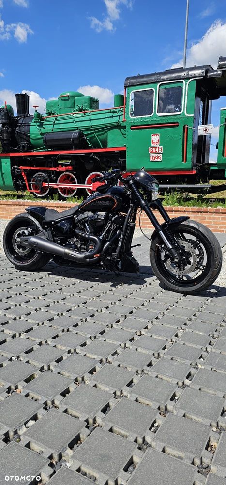 Harley-Davidson Softail FXDR - 16