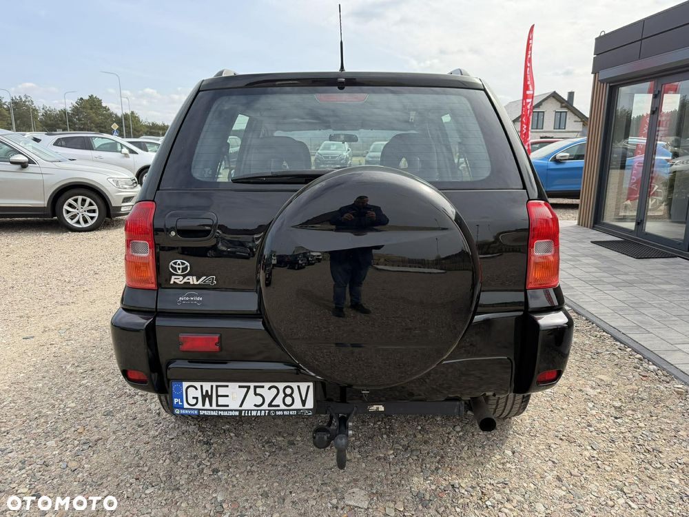 Toyota RAV4 1.8 VVT-i 4x2 - 7