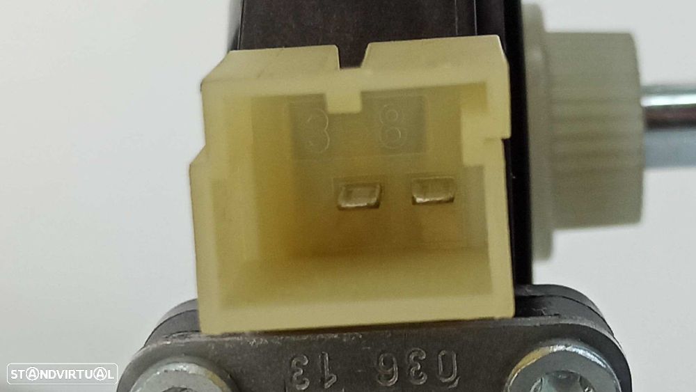 MOTOR ELEVADOR FRENTE DIREITO AUDI A3 SPORTBACK (8VA) AMBITION - 2