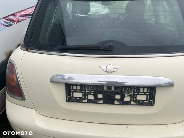 MINI COOPER R56 KLAPA BAGAZNIKA