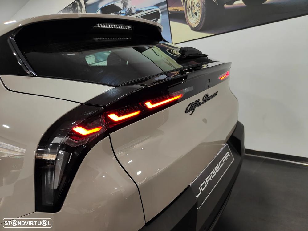 Alfa Romeo Junior Elletrica 50 kWh Launch Edition - 32