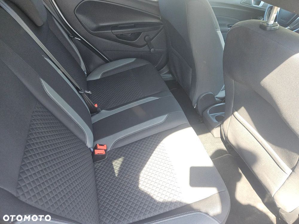 Ford Fiesta - 9