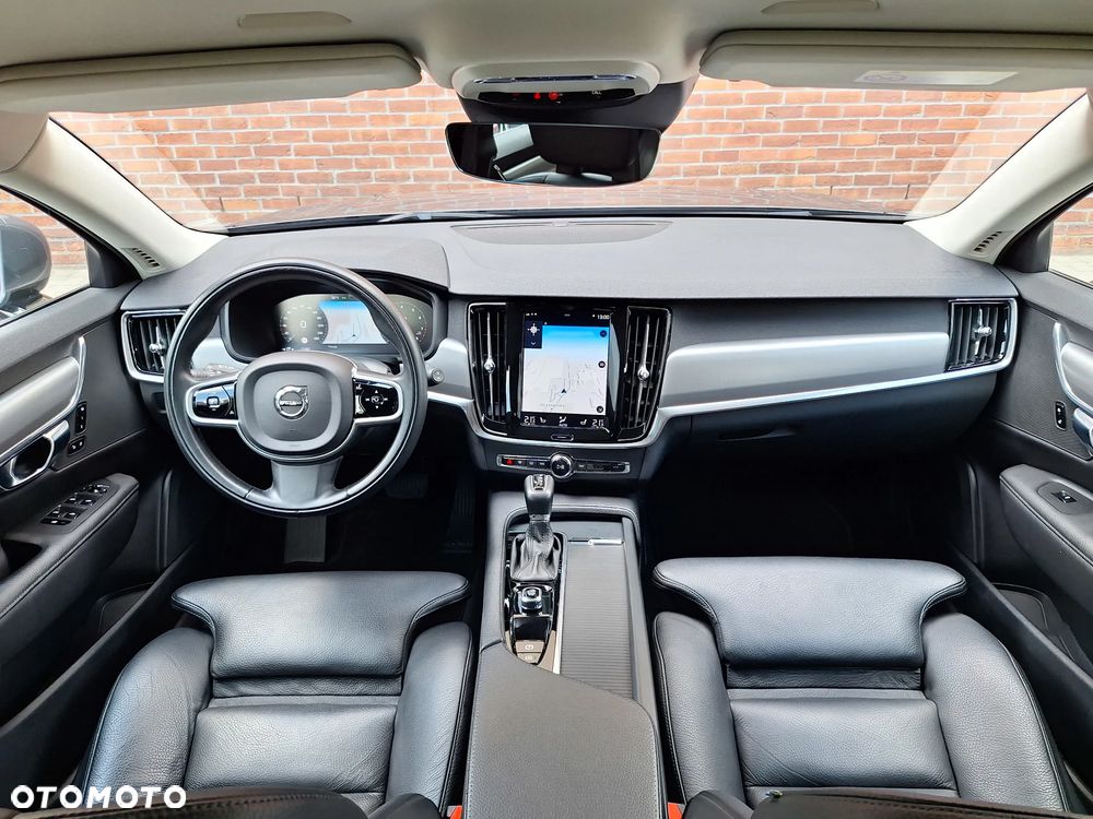 Volvo V90 T4 Momentum Pro - 40