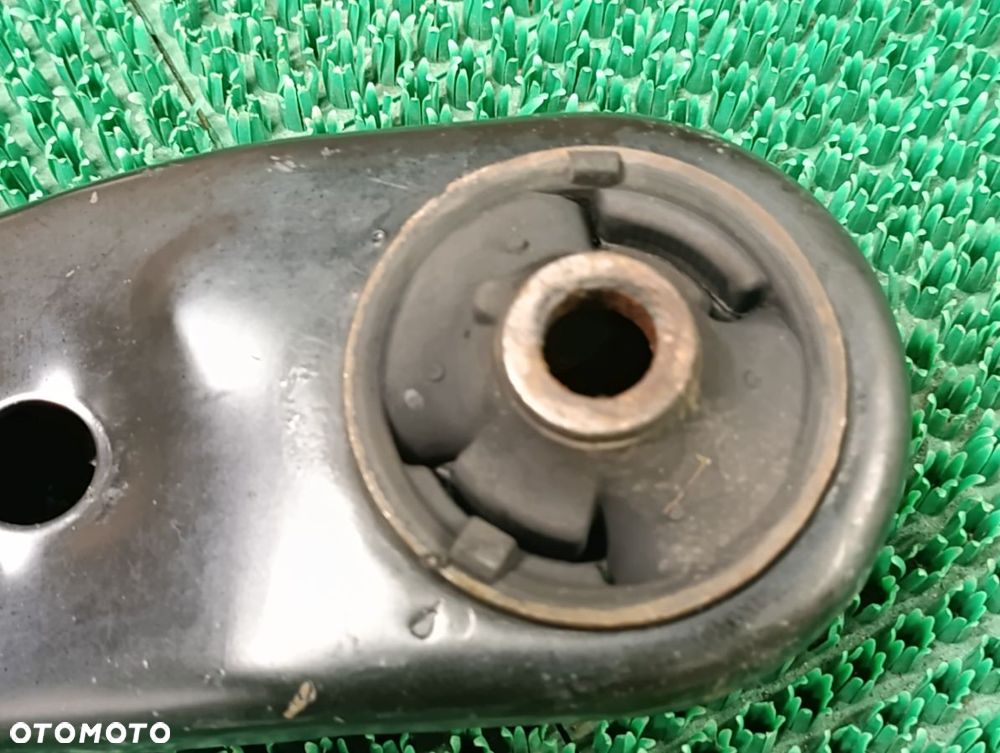 TOYOTA PRIUS PLUS 3 1.8h 11-16r Wahacz Przód Prawy Lewy - 2