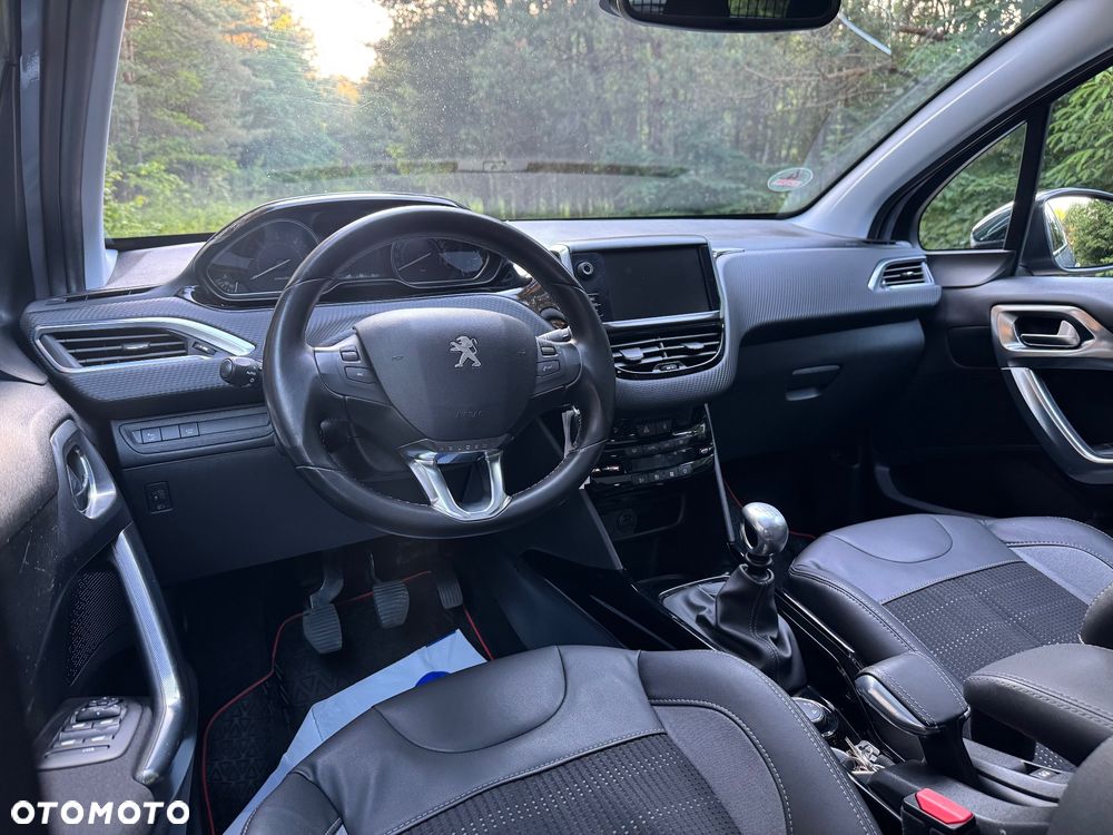 Peugeot 2008 1.6 BlueHDi Allure S&S - 8