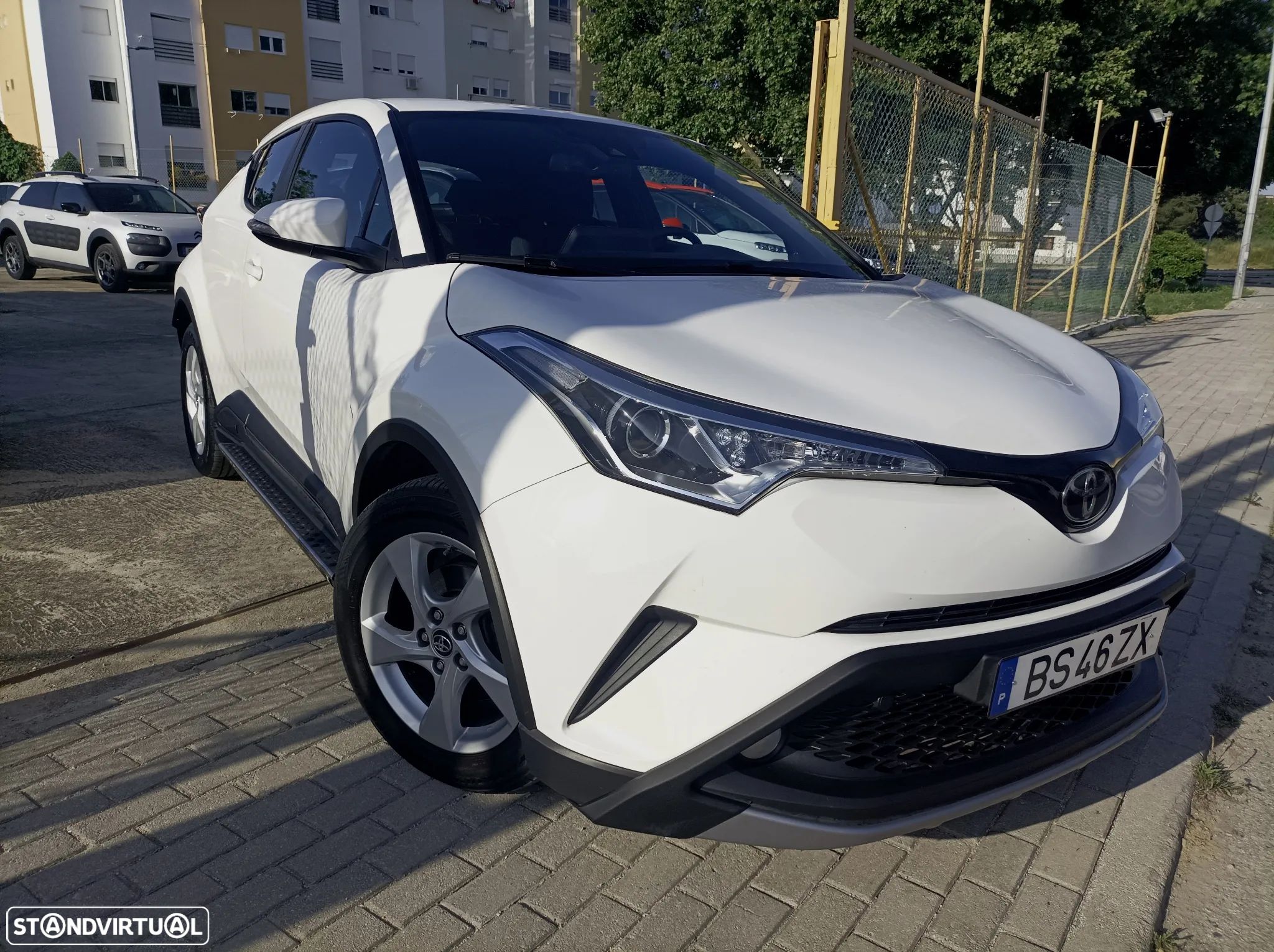 Toyota C-HR 1.2T Active - 1