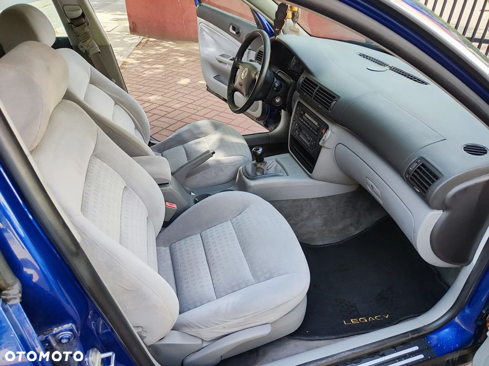 Volkswagen Passat 1.6 Comfortline - 14