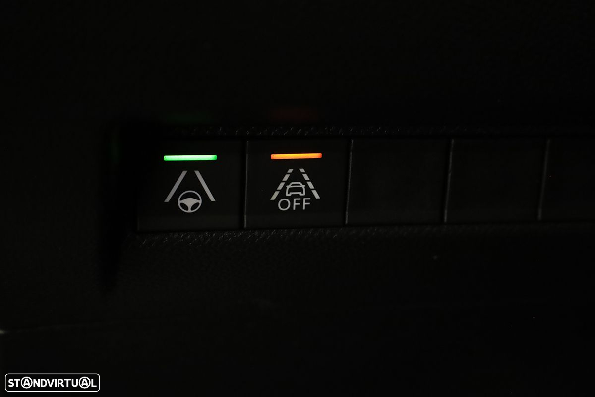 Peugeot e-2008 50 kWh GT - 22