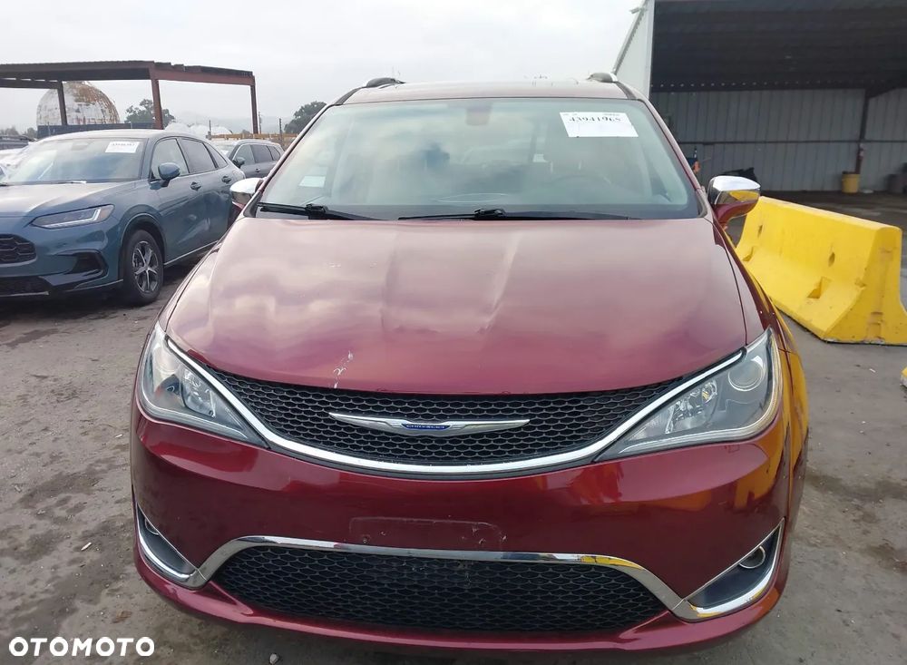 Chrysler Pacifica - 7