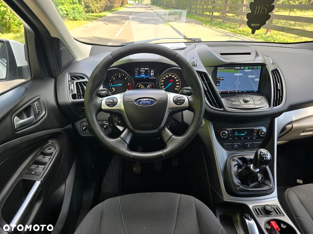 Ford Kuga 2.0 TDCi 2x4 Titanium - 6