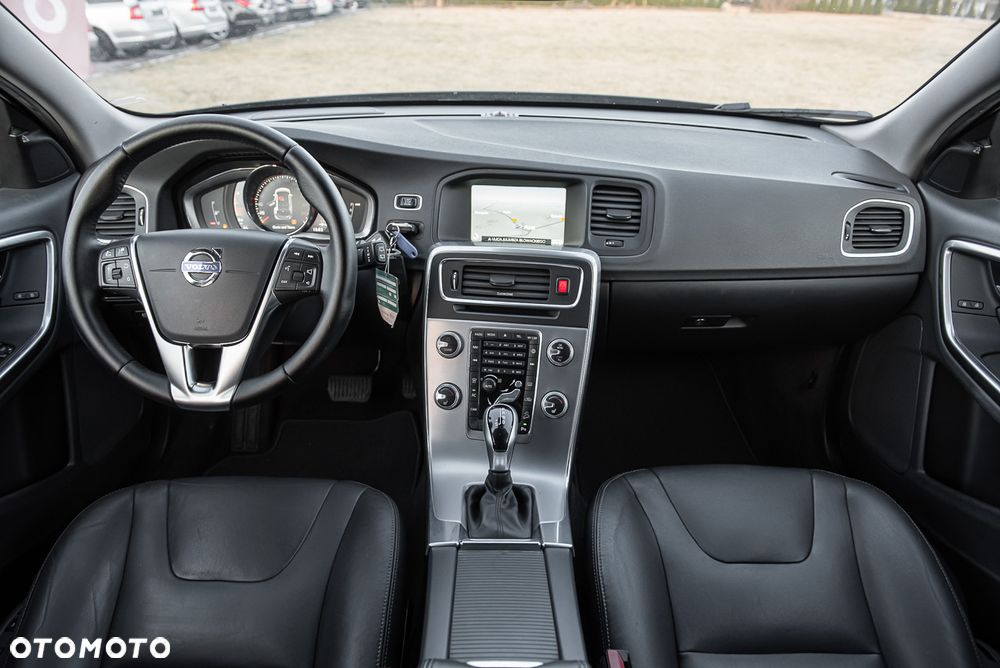 Volvo V60 Cross Country - 6