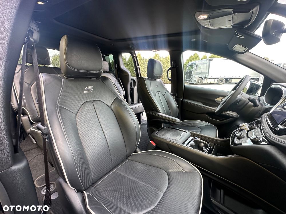 Chrysler Pacifica - 18