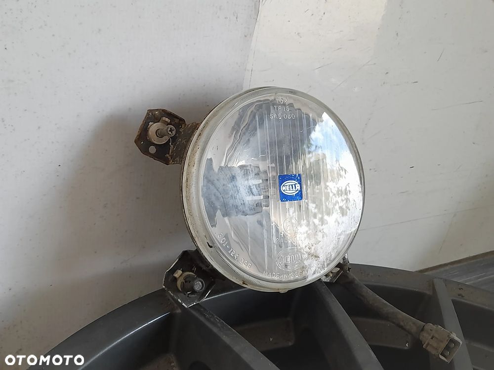 Lampa przód Volkswagen Golf MK2 Hella 24560R8 - 2