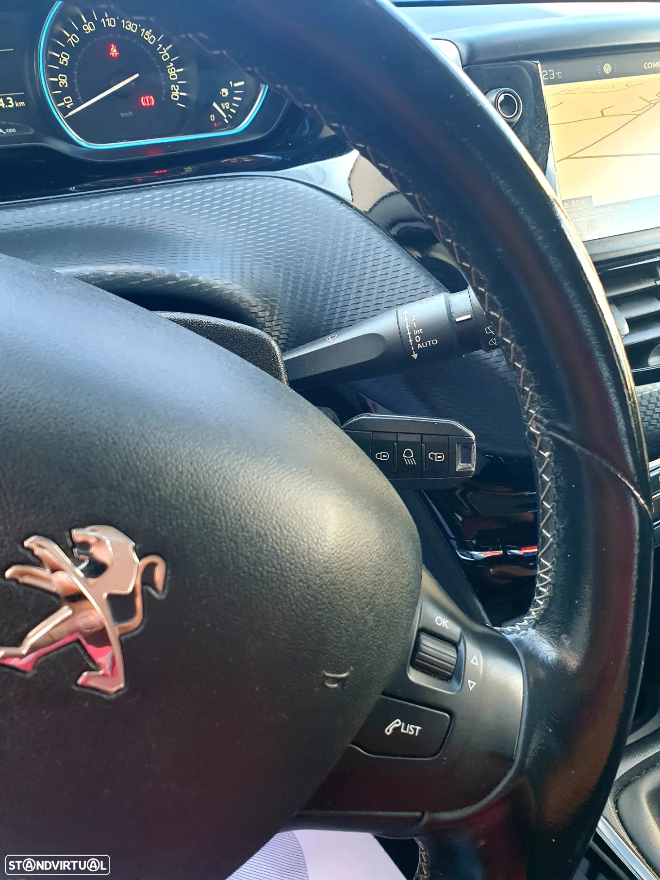 Peugeot 2008 1.2 PureTech Allure - 9