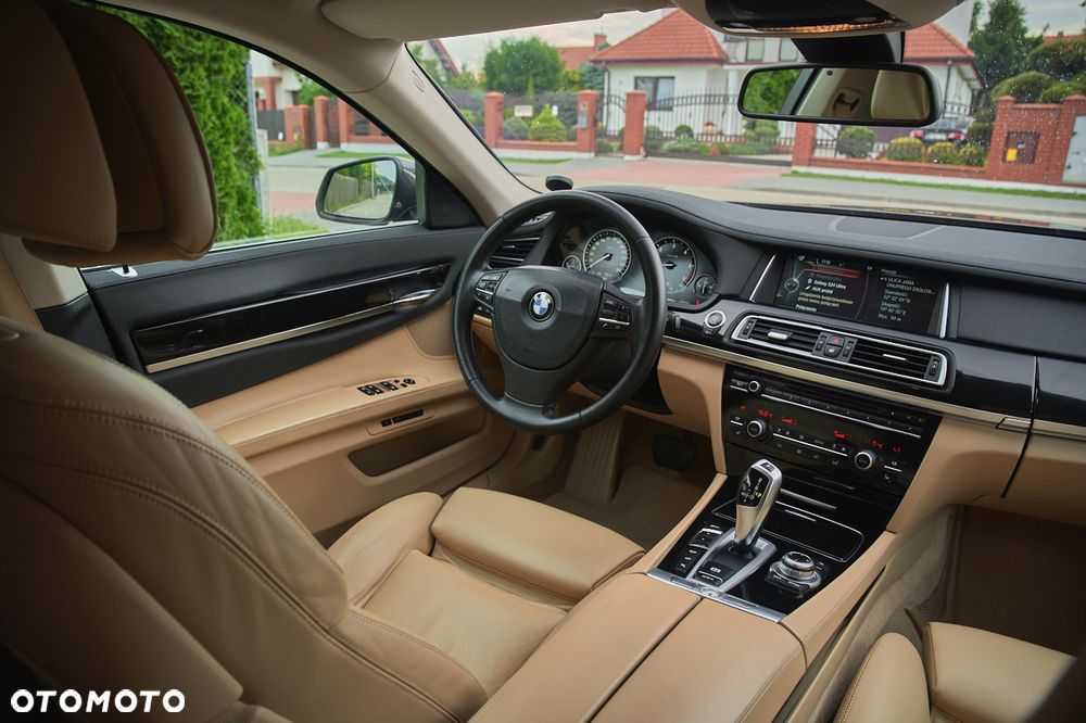 BMW Seria 7 750d xDrive - 33