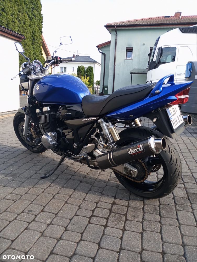 Suzuki GSX - 6