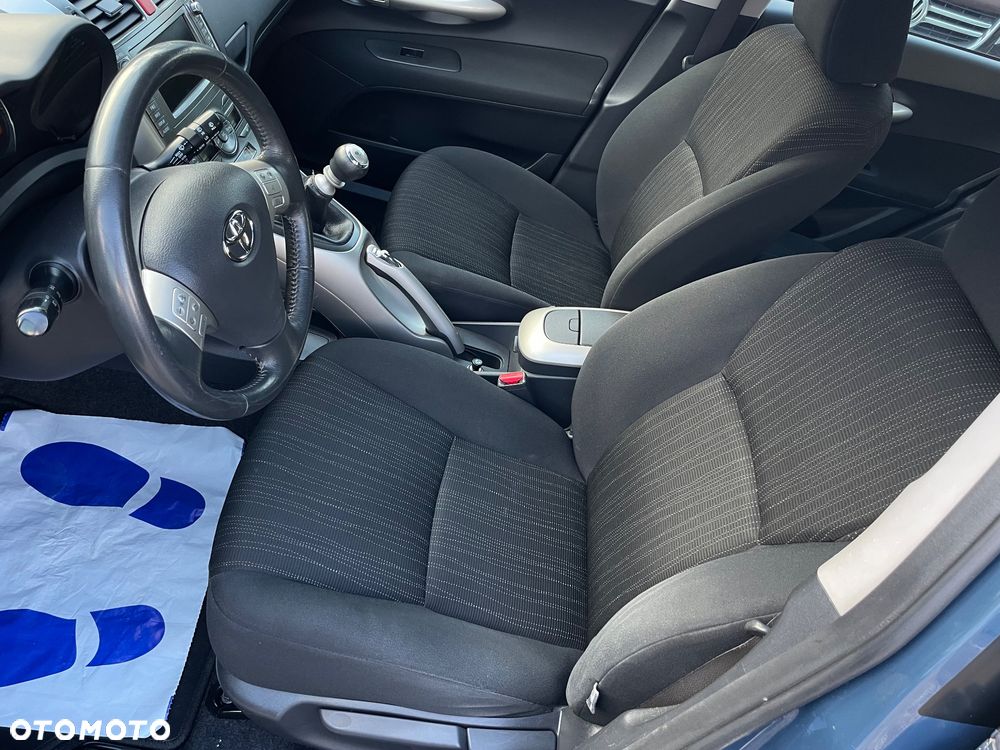 Toyota Auris 2.0 D-4D - 13