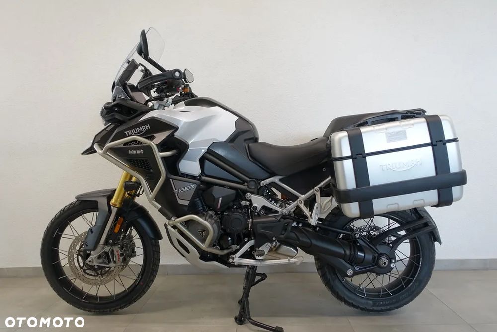 Triumph Tiger - 1
