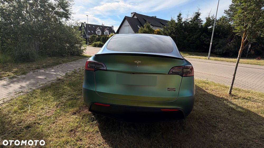 Tesla Model Y Performance AWD - 6