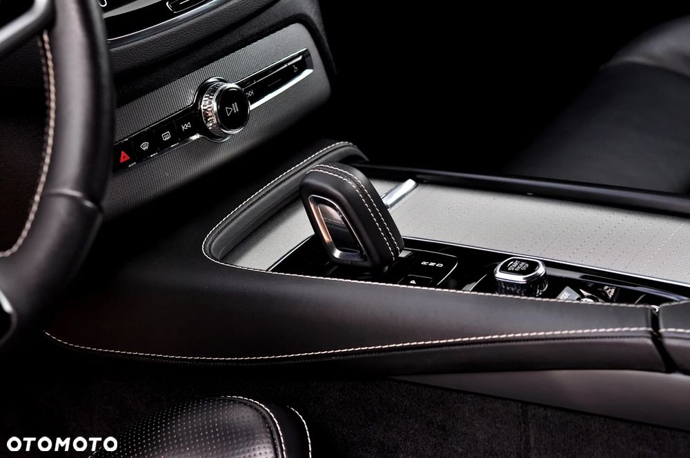 Volvo XC 90 T8 AWD Twin Engine Geartronic RDesign - 20