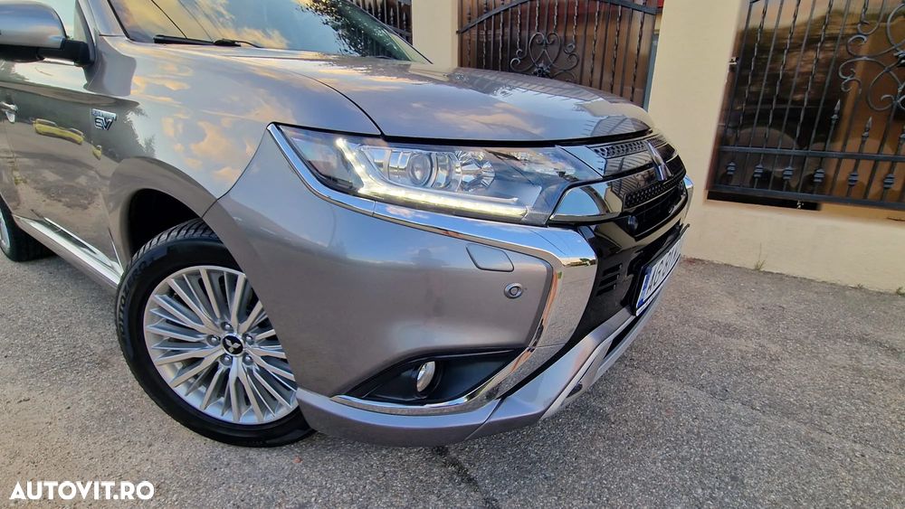 Mitsubishi Outlander 2.4 4WD Diamant+ - 7