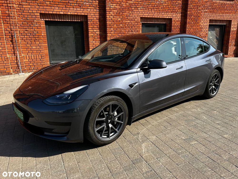 Tesla Model 3 Standard Reichweite Plus Hinterradantrieb - 2