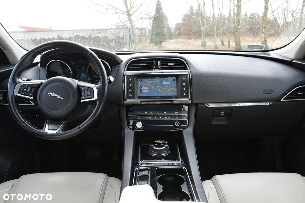 Jaguar F-Pace 2.0 i4D AWD Prestige - 20