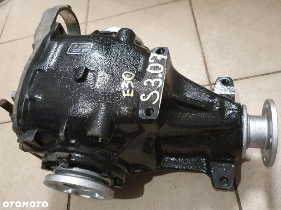 BMW MOST DYFER SZPera e30 3.07 radom - 2
