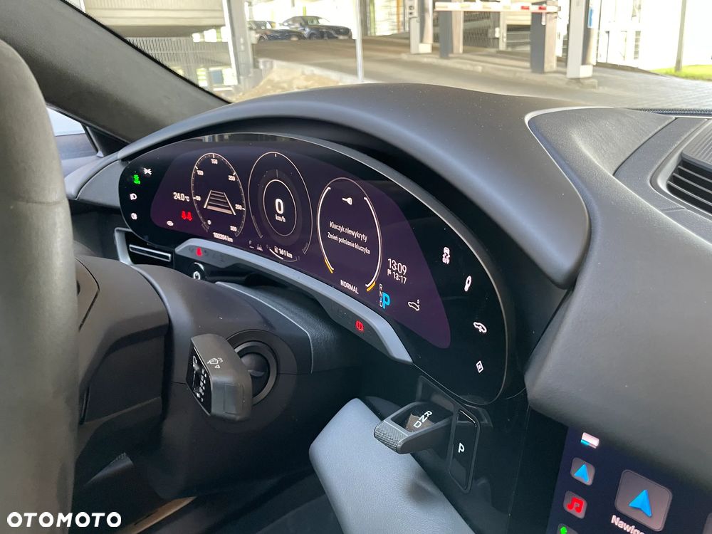 Porsche Taycan Turbo - 33