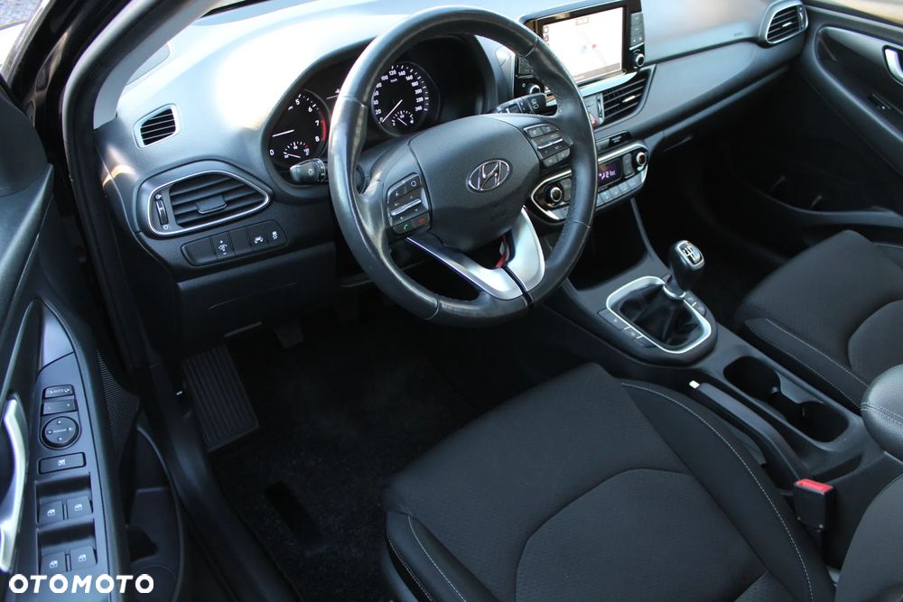 Hyundai i30 1.4 T-GDI Intro Edition - 11