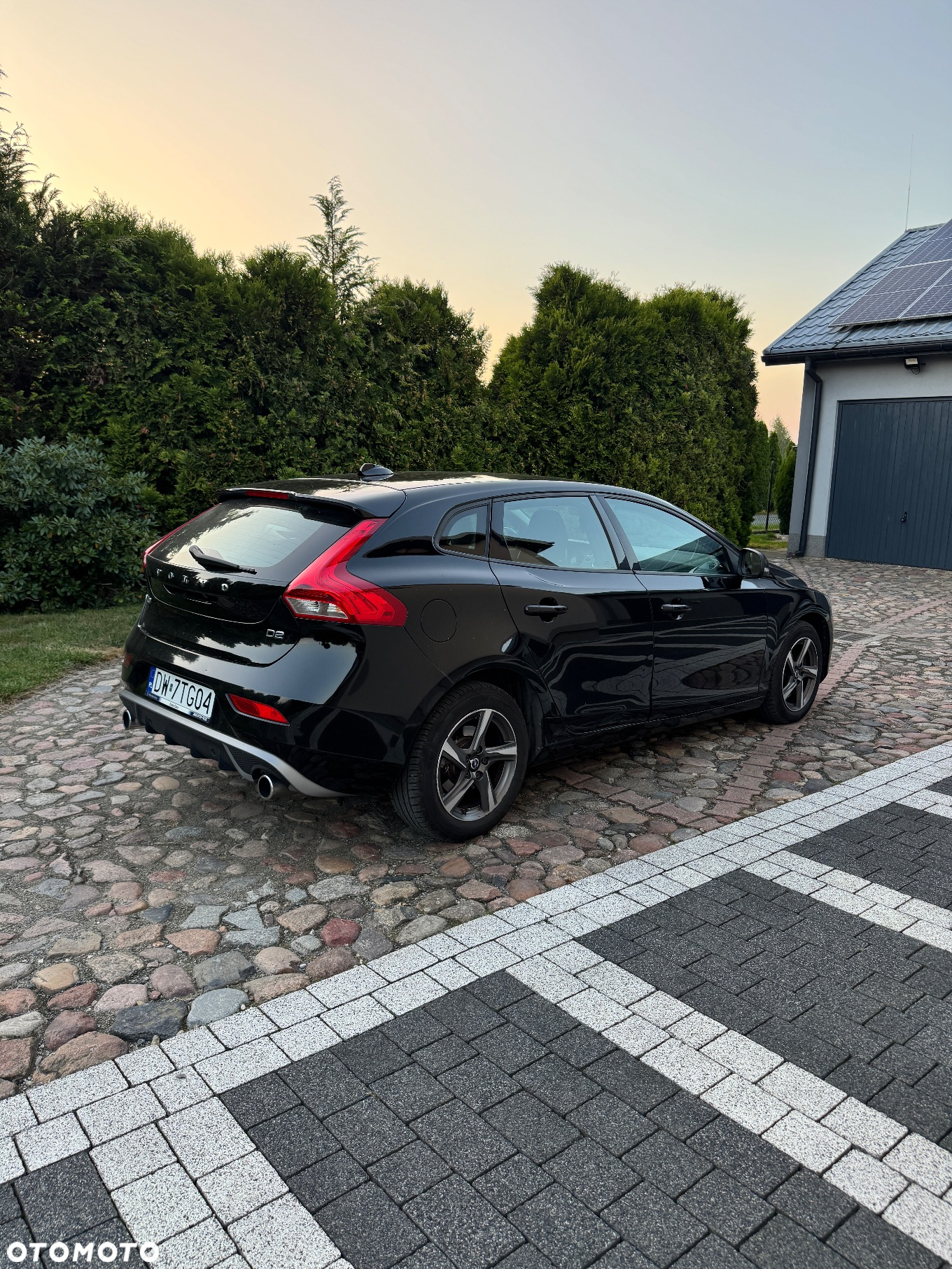 Volvo V40 D2 Drive-E R-Design Momentum - 5