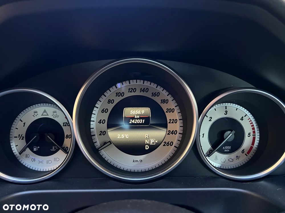 Mercedes-Benz Klasa E 220 BlueTEC 9G-TRONIC Avantgarde - 14