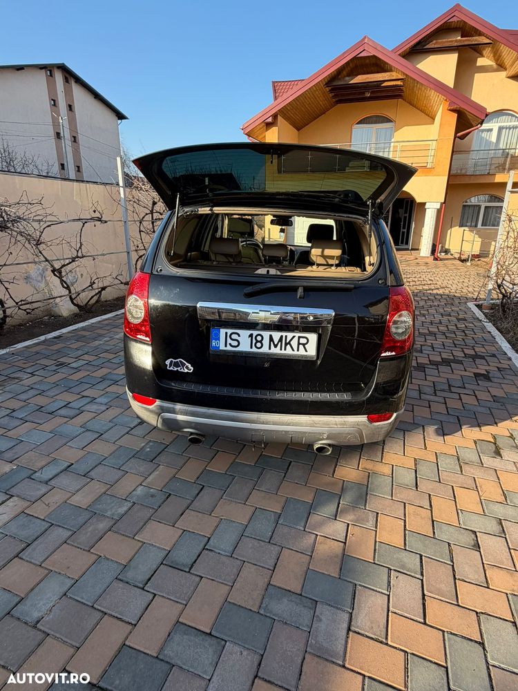 Chevrolet Captiva 2.0 High G9 AWD LT - 10