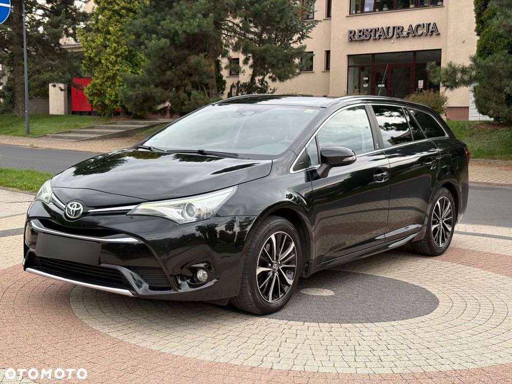 Toyota Avensis Touring Sports 1.8 Team Deutschland - 1