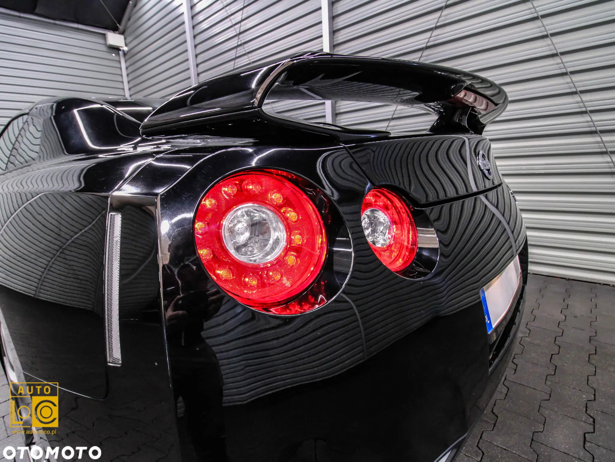 Nissan GT-R Premium Edition - 36
