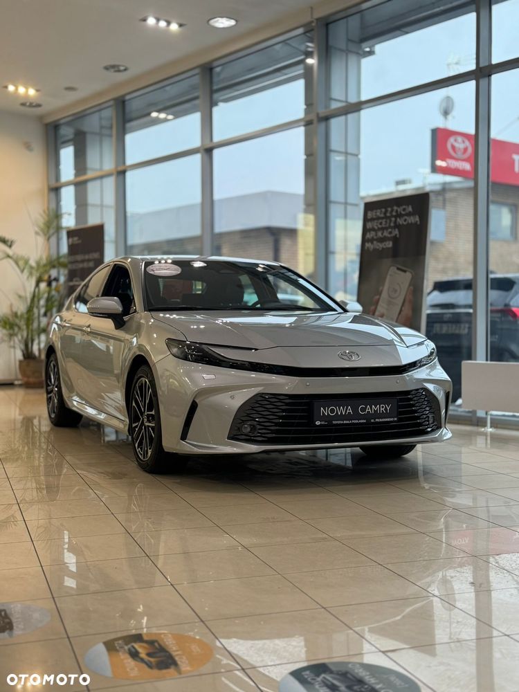 Toyota Camry 2.5 Hybrid Dynamic Force Prestige e-CVT - 1