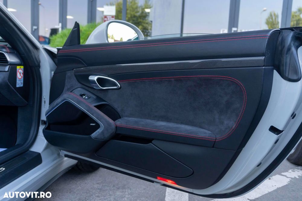 Porsche 911 Carrera 4 GTS Cabriolet PDK - 36