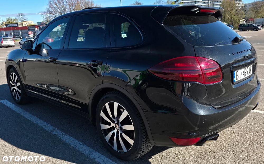 Porsche Cayenne - 2