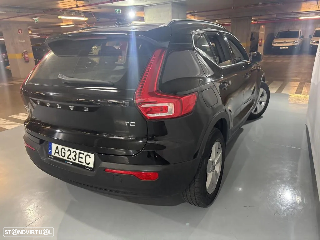 Volvo XC 40 1.5 T2 Momentum Core - 2