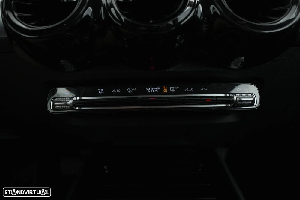 Mercedes-Benz GLB 200 Standard - 24