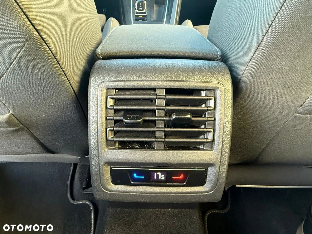 Volkswagen Golf VIII 1.4 TSI Plug-In Hybrid Style DSG - 32